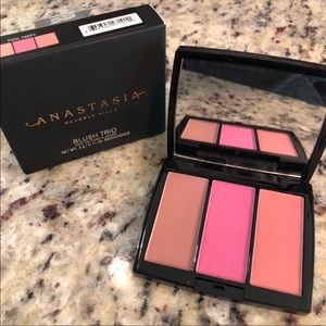 anastasia beverly hills blush . BNIB